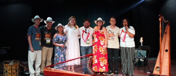 Consulado de Colombia en Cancún recibió a la agrupación Arpa con Café