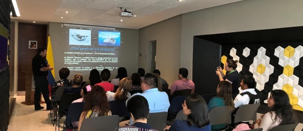 Consulado de Colombia en Cancún realizó jornada de orientación por temporada de huracanes en 2019