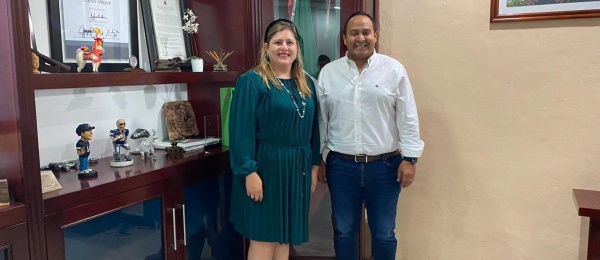 Cónsul de Colombia en Cancún estrecha lazos con Isla Mujeres