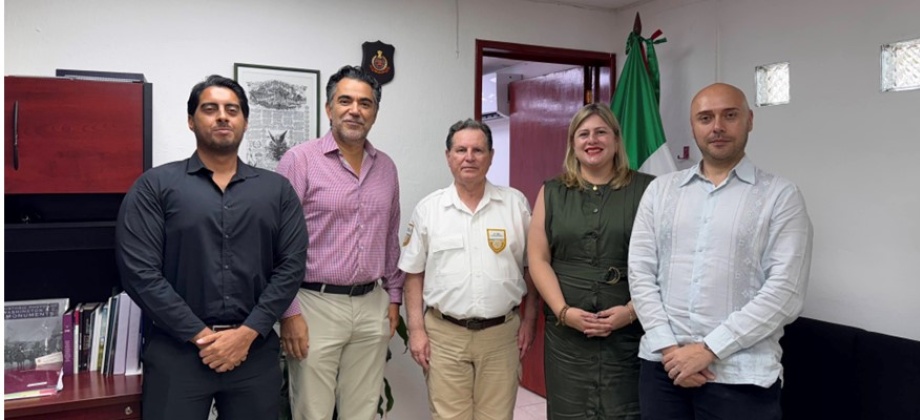 Cónsul de Colombia dialoga con autoridades de Cancún sobre inadmisiones en el aeropuerto y las tareas realizadas en beneficio de los connacionales