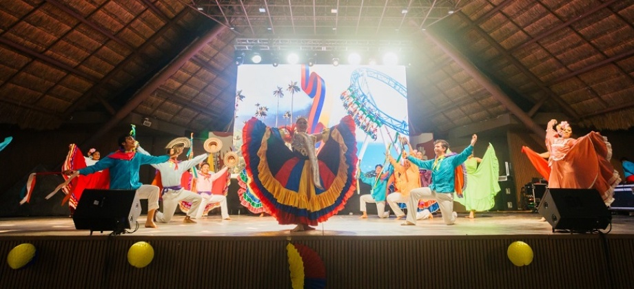 Colombia brilló en Cancún: celebración de nuestras fiestas patrias en el Parque de las Palapas